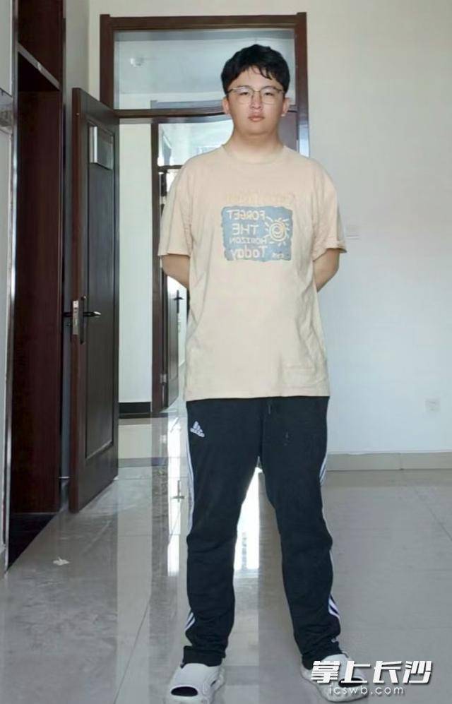 戴著助聽器的長沙伢子<strong></p>
<p>助聽器
</strong>，走進(jìn)了中國石油大學(xué):助聽器
